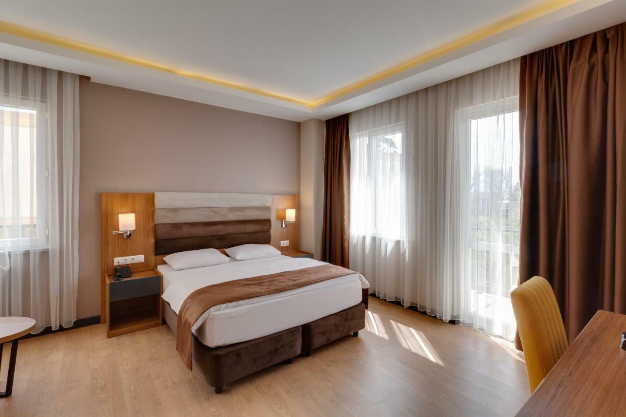 City Hotel 바투미 외부 사진
