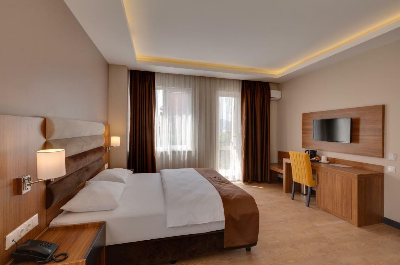 City Hotel 바투미 외부 사진