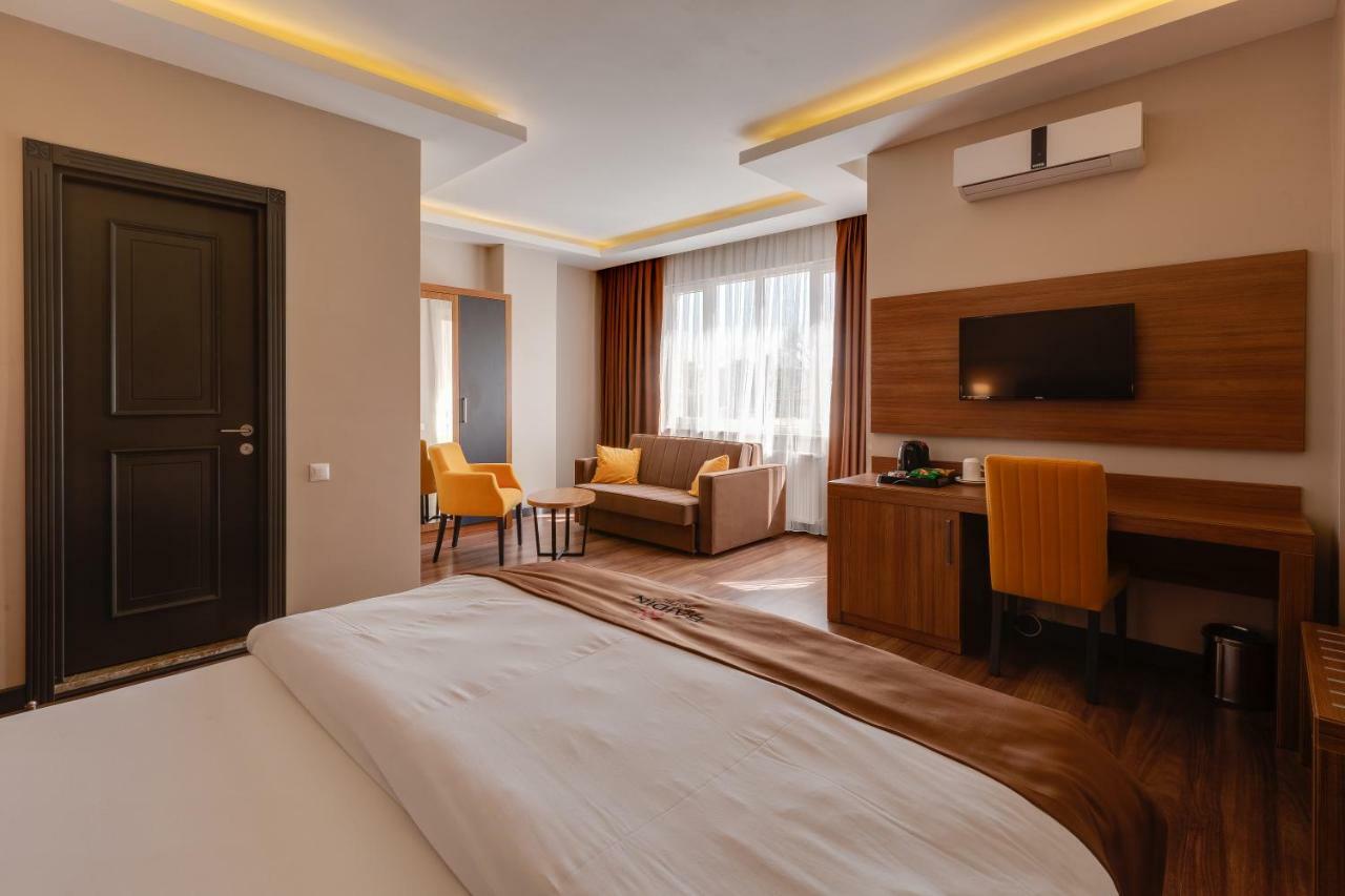 City Hotel 바투미 외부 사진