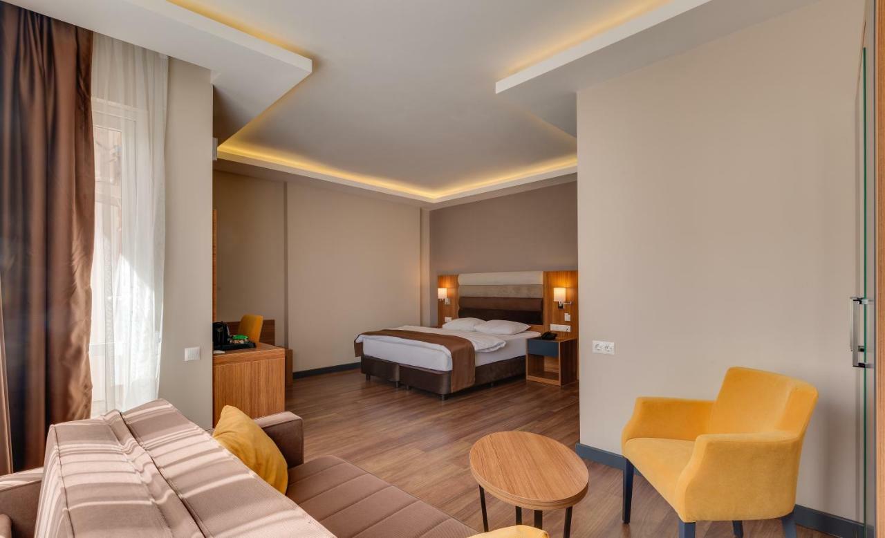 City Hotel 바투미 외부 사진