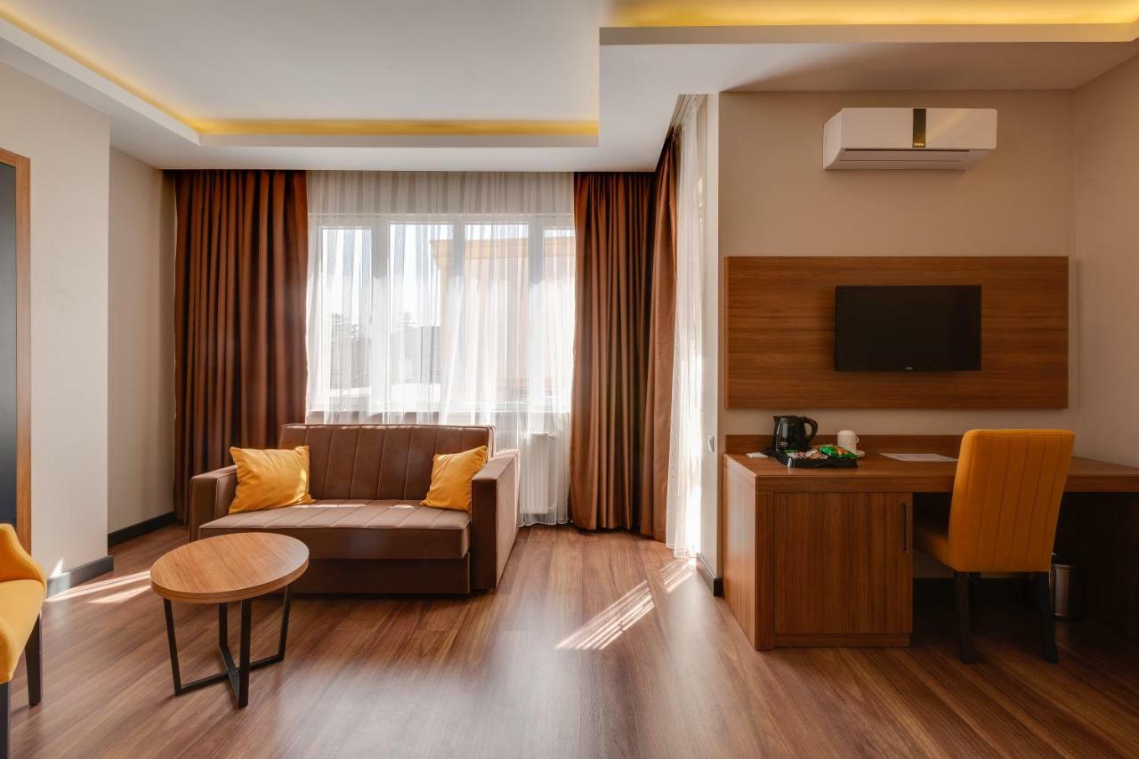 City Hotel 바투미 외부 사진